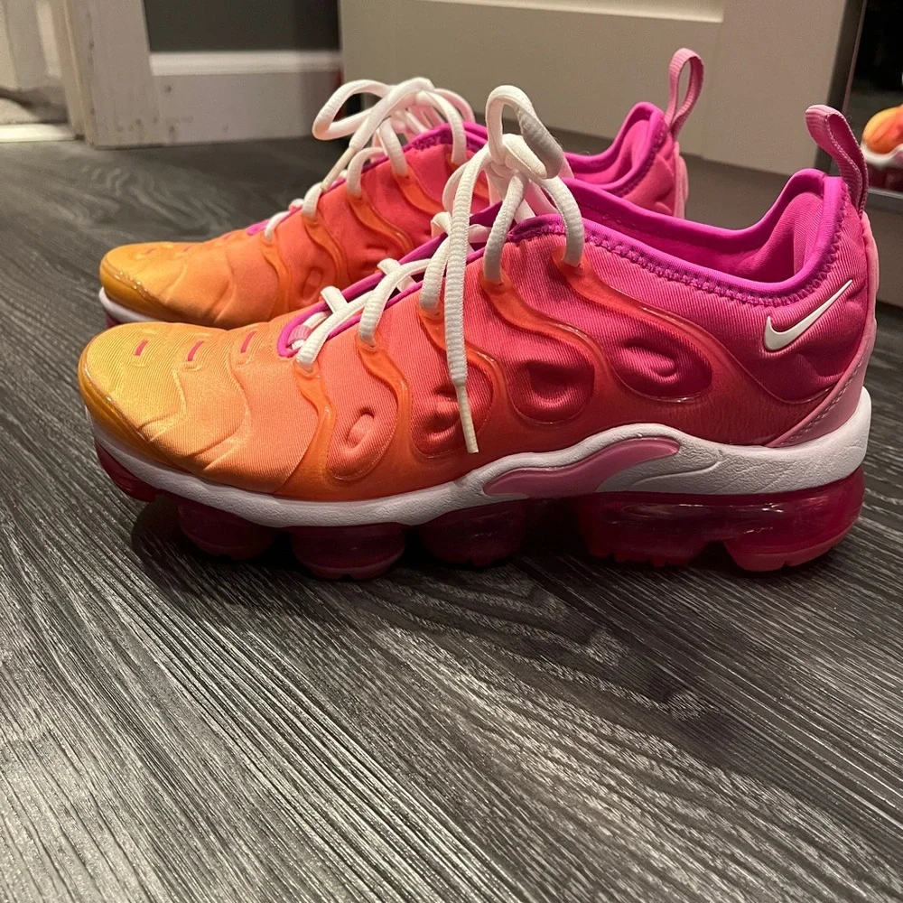 VaporMax Plus Summer Sunset - Picture 6 of 7